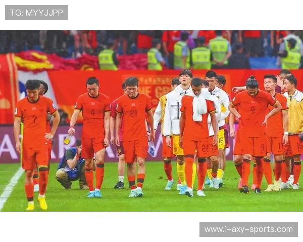 《探索足球巨星的成长轨迹与场上表现：从青训到世界顶级联赛的跨越之路》